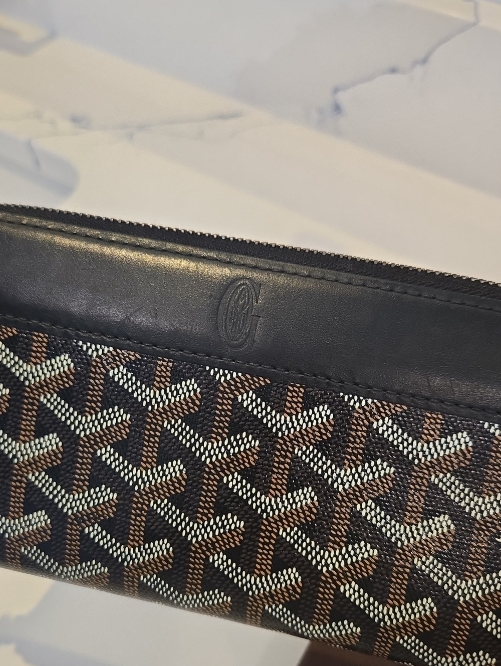 Goyard Black and Brown Chevron Zip-Around Wallet, GUC, French Chic, Luxury - Picture 2 of 8